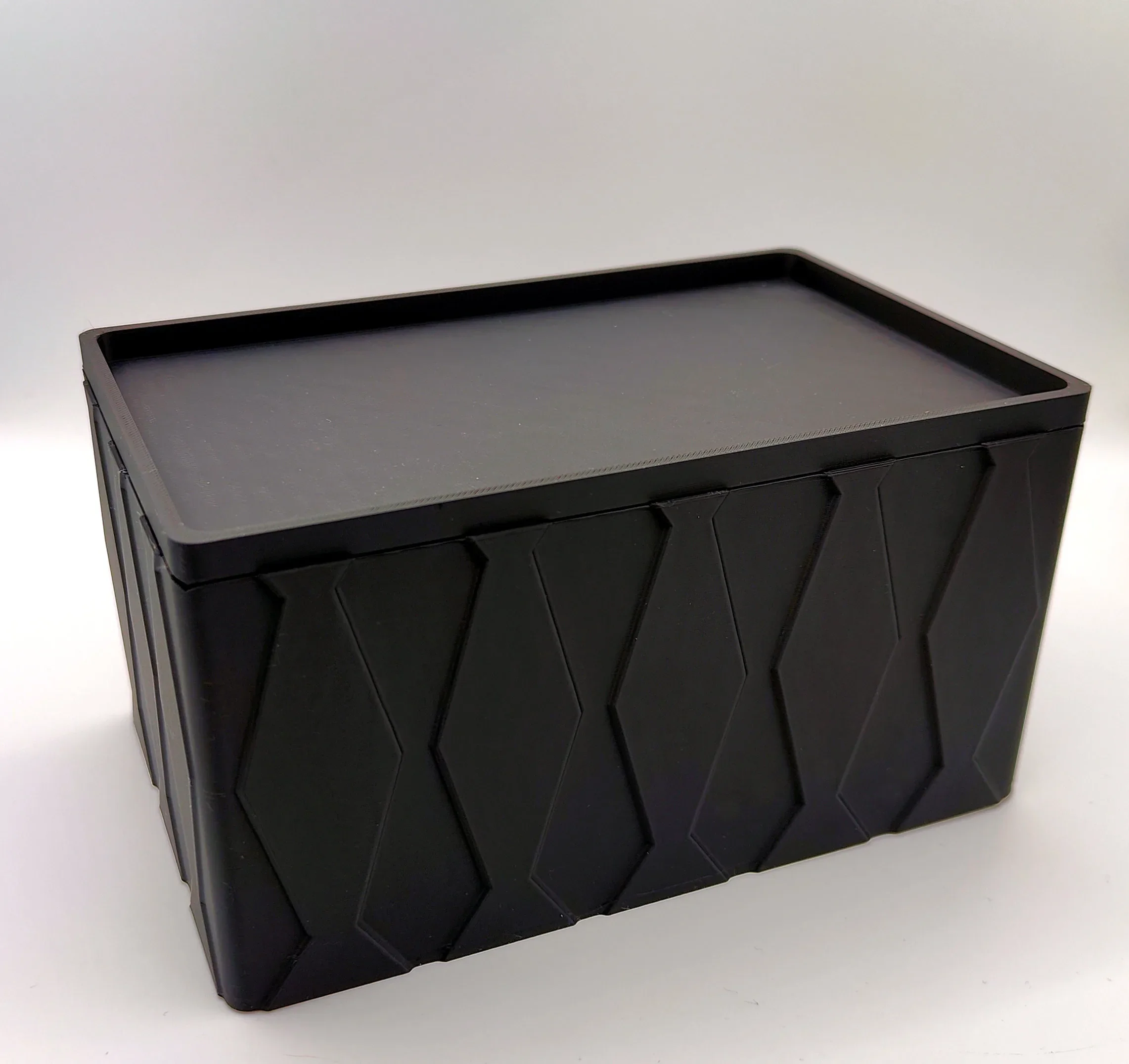 Maku Up! Moderner Binden- & Tampon-Organizer – Stilvolle Schatulle für dein Badezimmer | 3D-gedruckt mit Rautenmuster 2