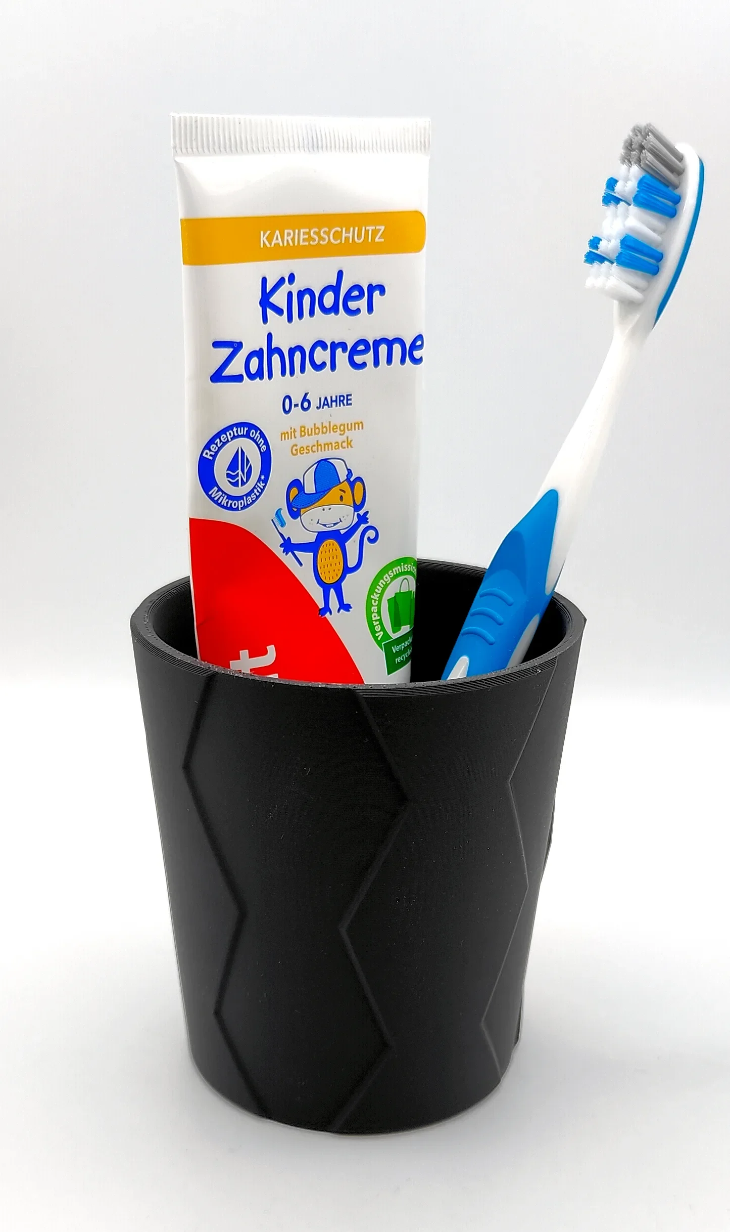 Maku Up! Moderner Becher mit Rautenmuster | Stiftehalter Schreibtisch | Zahnbürstenbecher Badezimmer | Minimalistischer Organizer Schwarz
