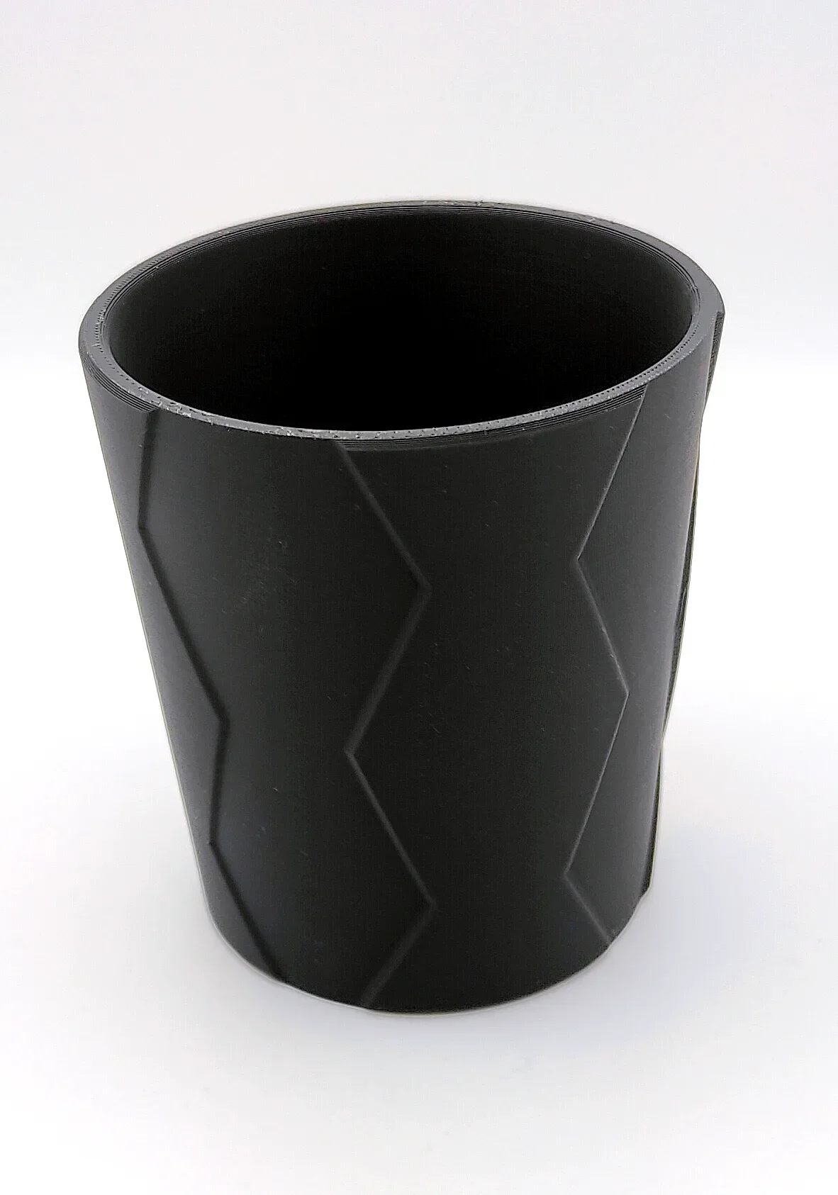 Maku Up! Moderner Becher mit Rautenmuster | Stiftehalter Schreibtisch | Zahnbürstenbecher Badezimmer | Minimalistischer Organizer Schwarz