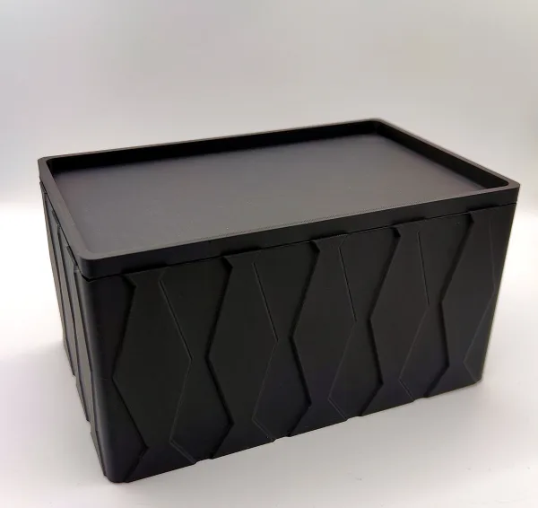 Maku Up! Binden & Tampon Organizer | Geschlossenes Design | Moderne Periodenbox | Hygienebox fürs Bad | 3D-gedruckt mit Rautenmuster – Bild 6